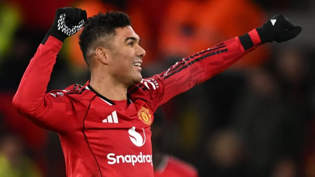 Casemiro: Jogadores do Manchester United Queriam Sua Permanência, Revela Leny Yoro