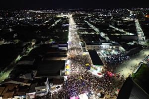 Carnaforró 2026 em Nossa Senhora da Glória: Léo Santana e Lucas Brito comandam multidões no terceiro dia de festa
