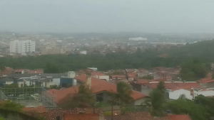 Chuva forte em Aracaju: 72 mm em 12 horas e alerta ativo até meia-noite
