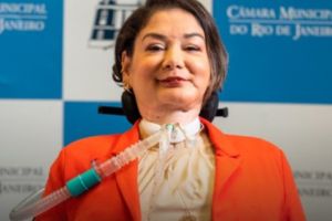 Ex-vereadora tetraplégica por bala perdida, Luciana Novaes, morre aos 42 anos no Rio após aneurisma