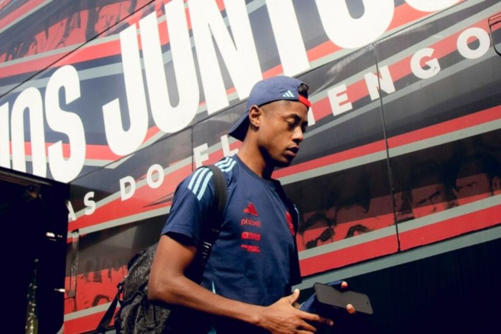 Flamengo Embarca para Belo Horizonte: Desfalques e Expectativa para o Confronto Contra o Atlético-MG no Brasileirão