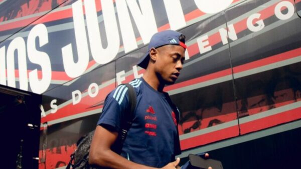 Flamengo Embarca para Belo Horizonte: Desfalques e Expectativa para o Confronto Contra o Atlético-MG no Brasileirão