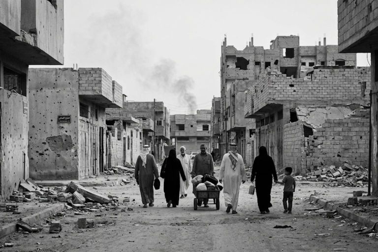 Guerra no Oriente Médio: Trump Ameaça o Irã com ‘Extrema Força’ e Bolsa Asiática Despenca com Temor de Escalada