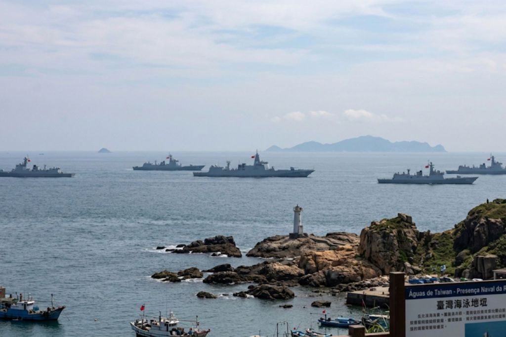 Navios de Guerra Chineses em Águas Próximas a Taiwan Levam o Exército a Entrar em Alerta Máximo