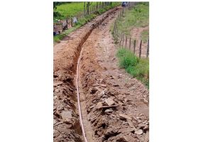 Obras de ampliação de rede na cidade de Gararu — Foto: Iguá Sergipe 