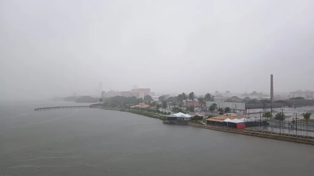 Alerta Laranja em Aracaju: Defesa Civil eleva nível de risco com chuvas fortes