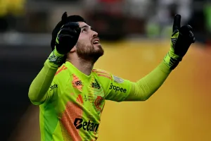 Flamengo aposta em Rossi e quarteto ofensivo para decisão contra Estudiantes na Libertadores