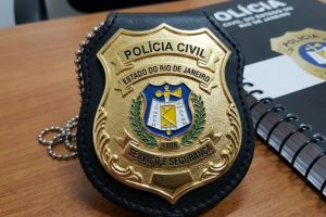 Polícia Civil Desarticula Rede de Cobre Ligada ao Comando Vermelho no Rio: Paulinho do Fogueteiro é Alvo Principal