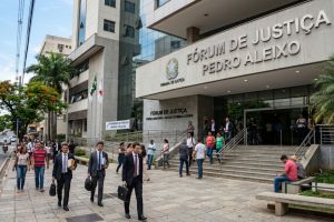 Advogado Crítico: Juízes Precisam de “Freios” na Conduta Pública para Proteger Imparcialidade e Independência da Magistratura