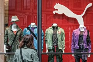 Gigante Chinesa de Roupa Esportiva Ameaça Nike e Adidas com Inovação e Preços Agressivos