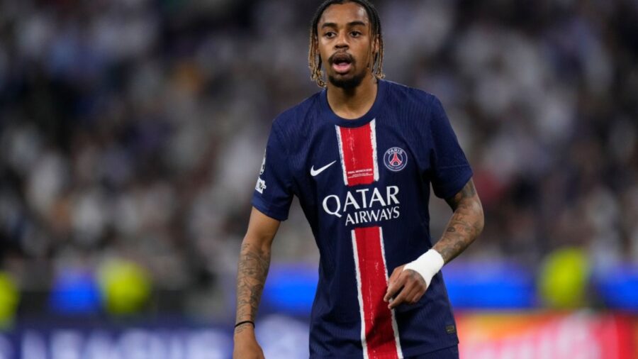Liverpool mira Bradley Barcola para o lugar de Salah; Gigantes europeus disputam Isak