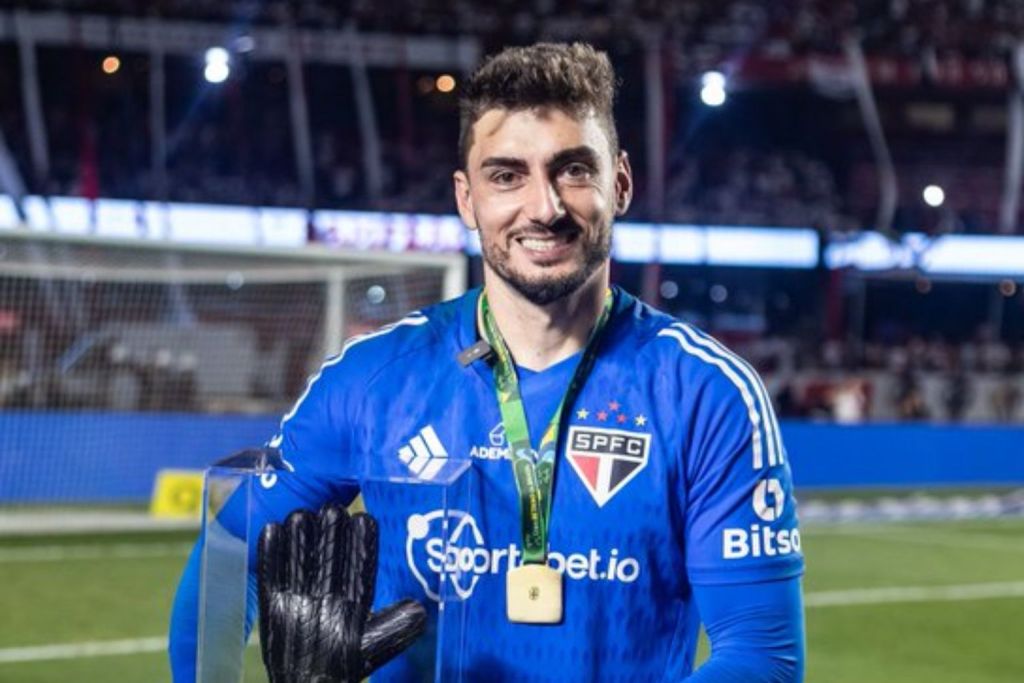 Rafael falha grotescamente e entrega gol de empate ao Bahia no último lance contra o São Paulo; veja o lance que chocou torcedores