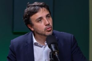 Renan Santos defende penas rígidas para crimes contra mulheres e critica jornada 6×1