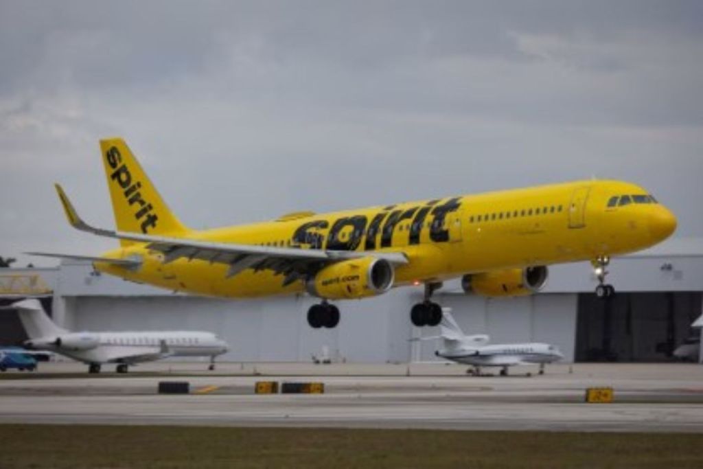 Spirit Airlines: A Revolução Low Cost que Abalou o Setor Aéreo e Terminou em Falência Após 34 Anos