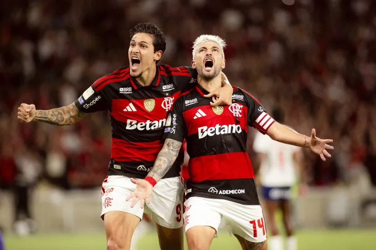 Flamengo x Vasco: Com Léo Pereira de volta, Rubro-Negro encara rival em alta no Maracanã
