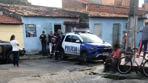 Aracaju: Homem é encontrado morto em casa revirada com sinais de asfixia, polícia investiga caso chocante