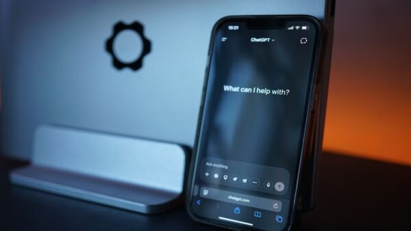 Apple Intelligence: recursos de IA chegam ao iPhone em português