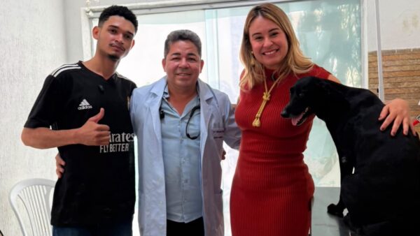 Kitty Lima destaca situação da cadela que quase morreu afogada após cair em canal de esgoto
