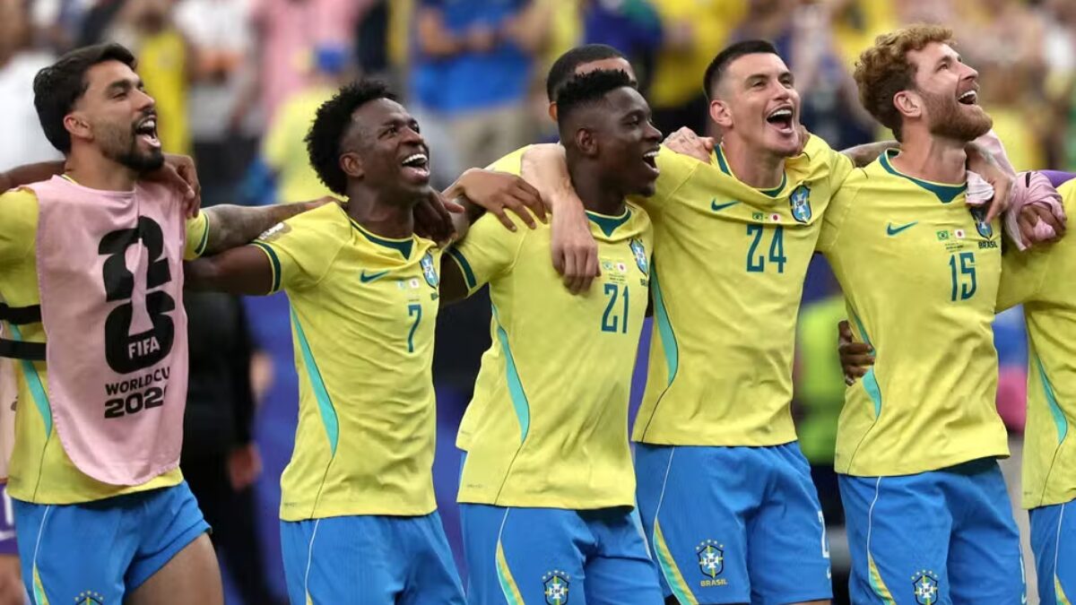 Jogos de hoje: onde assistir aos duelos decisivos deste domingo (05/07/2026)