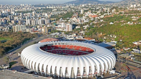 Que horas começa Internacional x Flamengo?