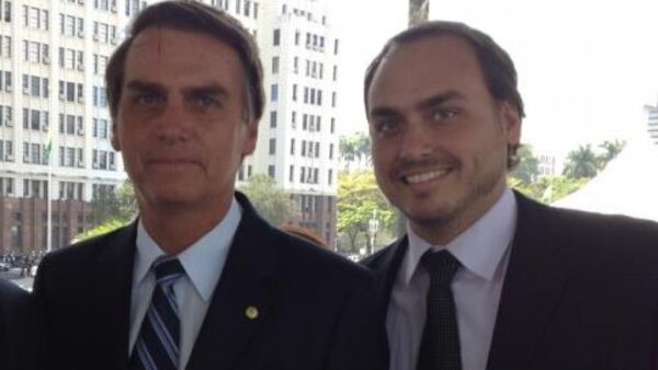 Carlos Bolsonaro anuncia participação em evento para fortalecer o PL em Sergipe