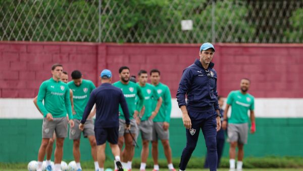 Que horas começa Fluminense x Bahia?