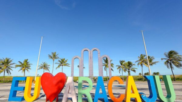 Prefeitura instala banheiros antivandalismo em praças de Aracaju