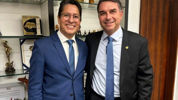 Sergipe é um dos três palanques de Flávio Bolsonaro no Nordeste e tem Ricardo Marques como nome ao governo