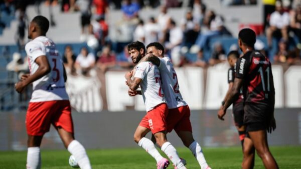 Como chega o Bragantino para enfrentar o Athletico-PR