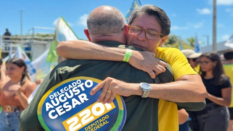 Delegado Augusto César participa de ato com Flávio Bolsonaro na Orla de Aracaju e reforça projeto para a Câmara Federal