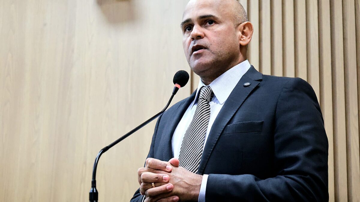 Na Câmara, Alex Melo reforça alerta sobre prevenção ao câncer de mama
