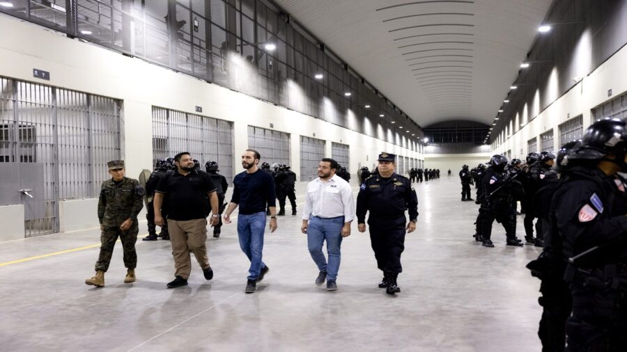 Bukele Avalia Libertação Condicional de Até Metade dos Presos em El Salvador