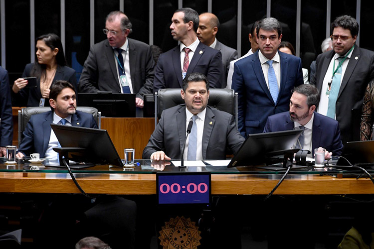 Fim da escala 6×1: Senado vota PEC em primeiro turno nesta quarta-feira (14)
