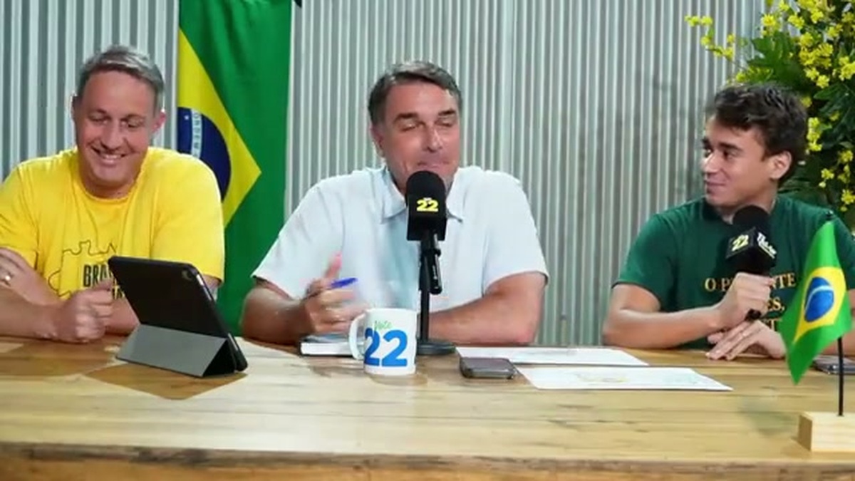 Flávio Bolsonaro Promete Endurecer Combate ao Crime em Live em Minas Gerais