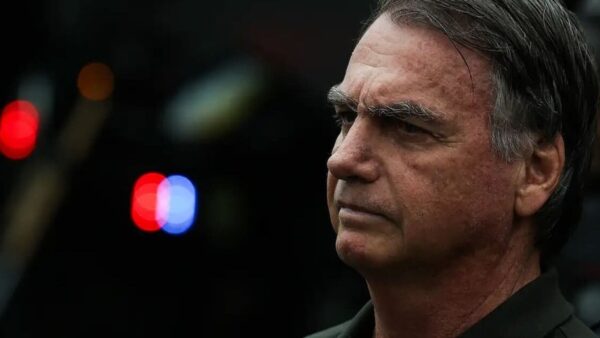 Disputa no Congresso: Bolsonaro defende candidato do PL contra Alcolumbre e partido negocia espaço na Câmara