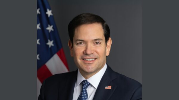 Flávio nos EUA: Rubio nega participação direta na viagem e confirma aval de Trump