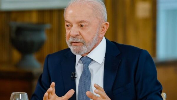 Avaliação negativa do governo Lula fica em 40%, ante 35% positiva, diz Datafolha