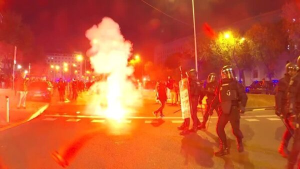 Tragédia ferroviária na Espanha: mortes chegam a 69 e protesto em Madri termina em confronto