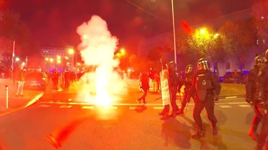 Tragédia ferroviária na Espanha: mortes chegam a 69 e protesto em Madri termina em confronto